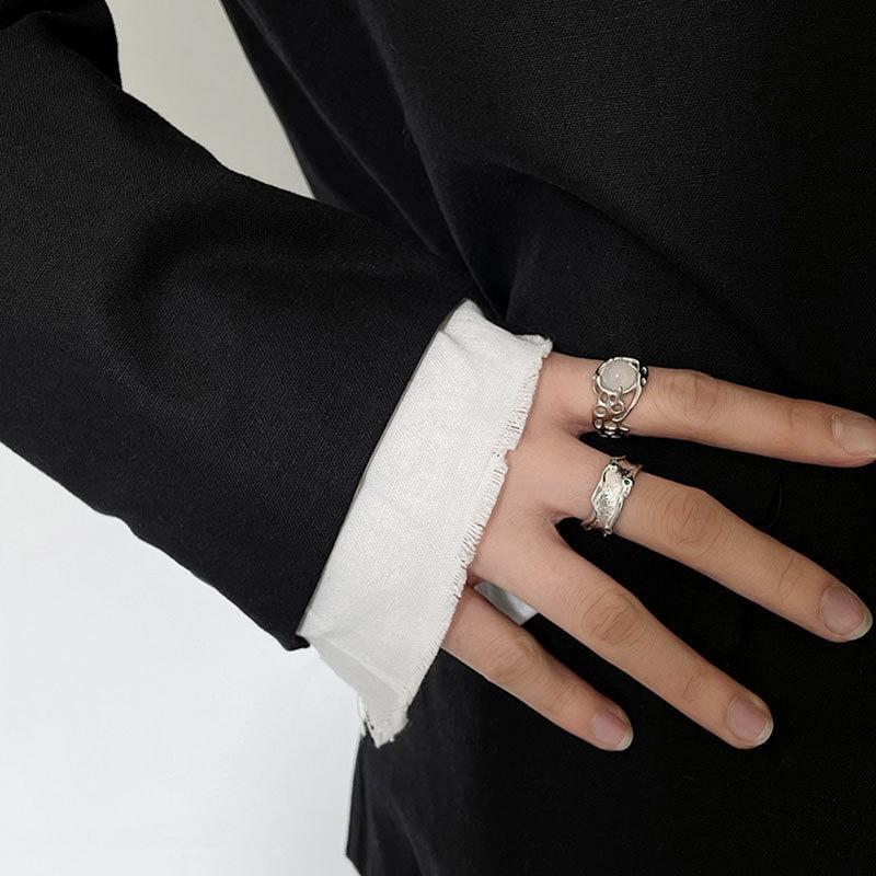 Nischen Design Kaltwind Grüner Zirkon Weißer Achat Fortgeschrittener Sinn Personalisierter Zeigefingerring Weiblich