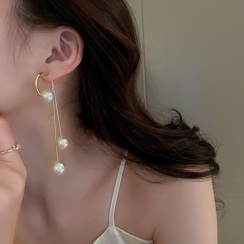 Women Shiny Rhinestone Pearl Geometric Earrings Light Luxury Elegant Temperament French Retro Palace Style Ear Jewelry For Women