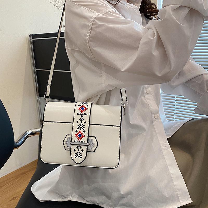 IELGY Женская модная квадратная сумка с вышивкой — фото 5