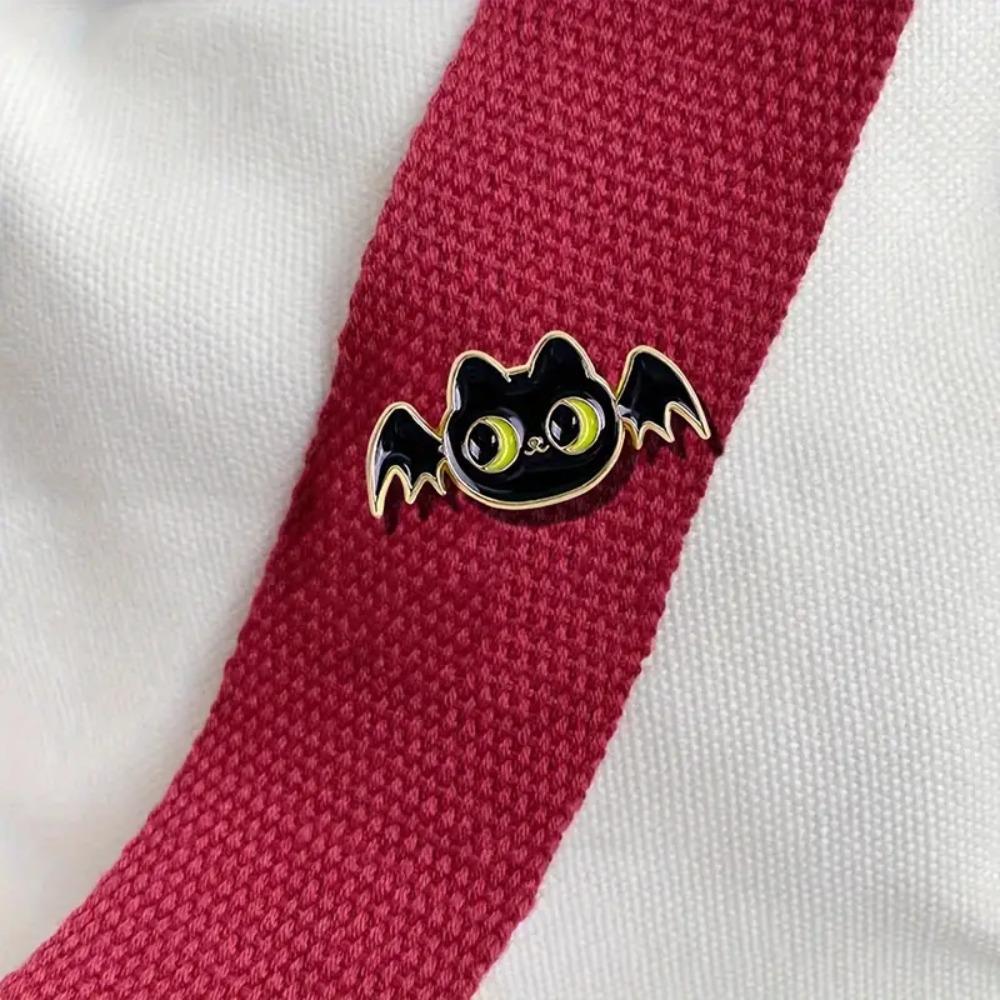 Zinc Zinc Zinc Alloy Skeleton Brooch Elegant Flying Broomstick Cat Brooch Creative Cartoon Pin  Halloween