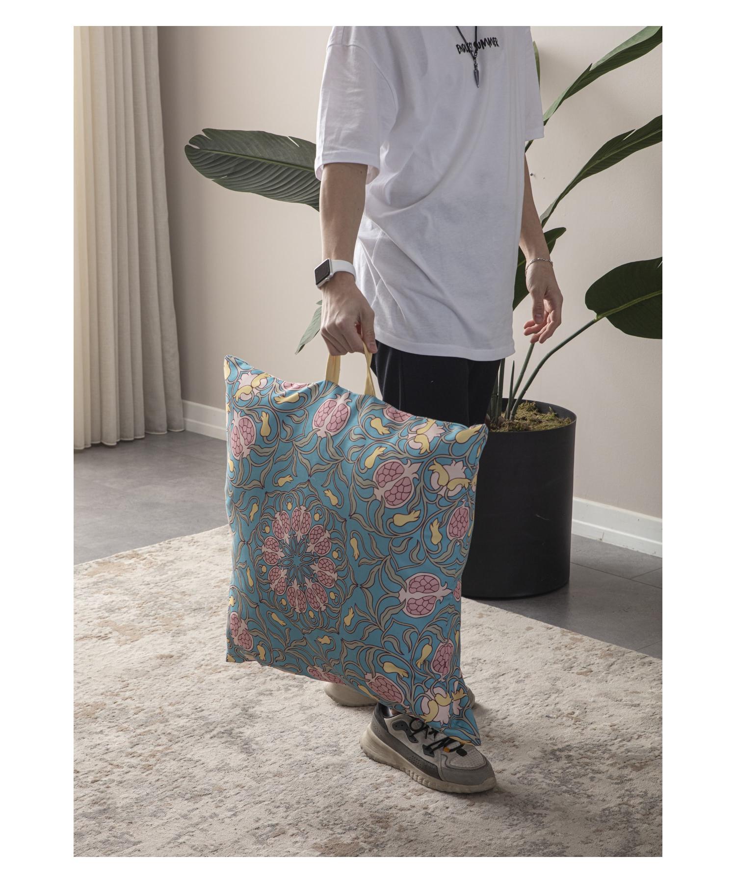 

Декоративная напольная подушка с наполнителем