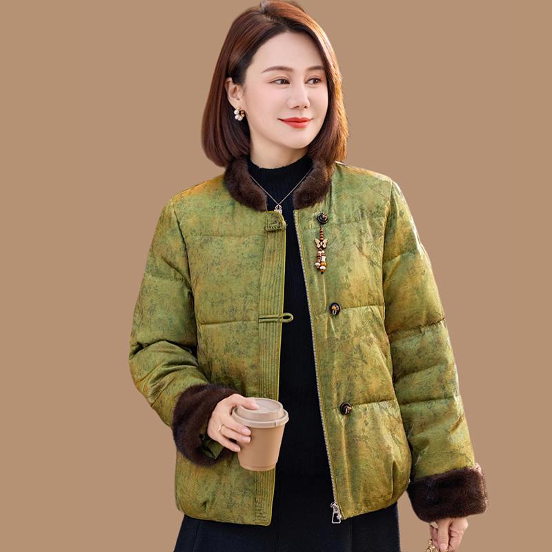

Modern Chinese Winter Quilted Jacket - Stylish, Warm Cotton Outerwear for Middle-Aged & Elderly Women 5XL 150-160 lbs зелений