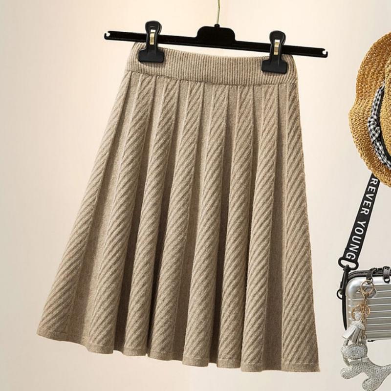 Autumn and Winter New High Waist Knitted Skirt Women All-match A-line Skirt Is Thin Pleated Skirt Outer Wear Short Skirt Women