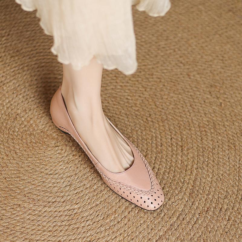 BrandNew Square Head Hollow French Retro Lady Singles FootPairs for SpringSeason and HotSeason DailyWear Versatile Commuter FootPairs Grandma