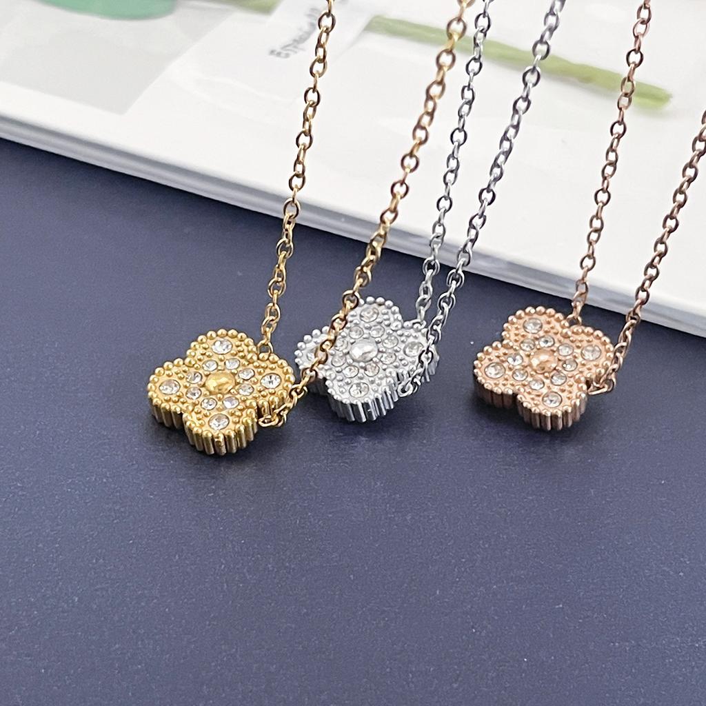 15 mm Fyraklöver Enkel Blomma Halsband Dubbelsidigt Lyxstil Damhalsband Hänge