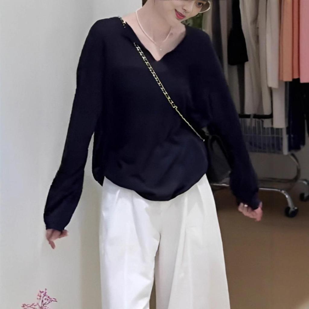 Women's Plus Size French Chic V-Neck Lightweight Long Sleeve T-Shirt for Autumn and Spring