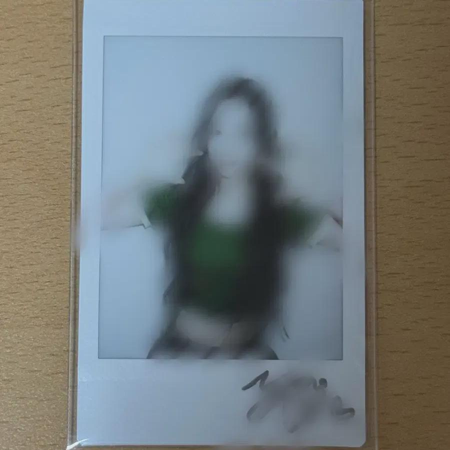 Triples Assembly 25 Polaroid Sapol 202508 Sign By Yooyeon