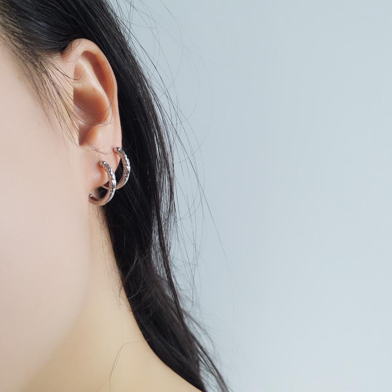 

Серебряные серьги-кольца унисекс «Путешествие на Запад» S925 — модные парные застежки для ушей в гонконгском стиле