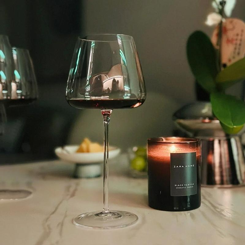 Křišťálová burgundská sklenice na červené víno Elegantní luxusní velká mísa Konkávní základna Sklenice na stopce na šampaňské Šumivé pití Bar Párty