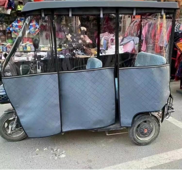 Helt Inneslutet Genomskinligt Regnskydd för Elektrisk Trehjuling MiniBuss