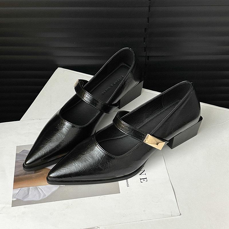 2025 spring new French temperament Mary Jane shoes women's word with Korean version commuter pointed thick heel versatile single shoes