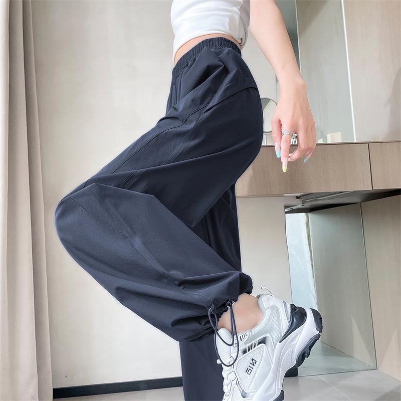 Women's 2025 Summer Quick-Dry Wide-Leg Hiking Pants with Sun Protection, Cuffed Style, Cargo Pockets, and Straight-Leg Design