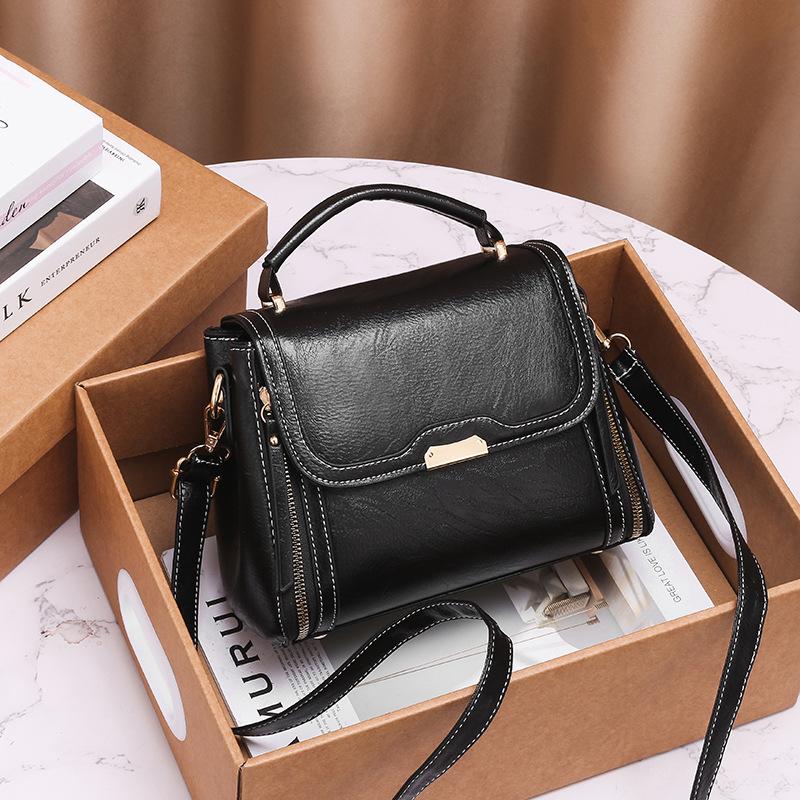 Small Bag Women's Portable Small Square Bag Korean Version Retro Women's Bag Large Capacity Shoulder Bag