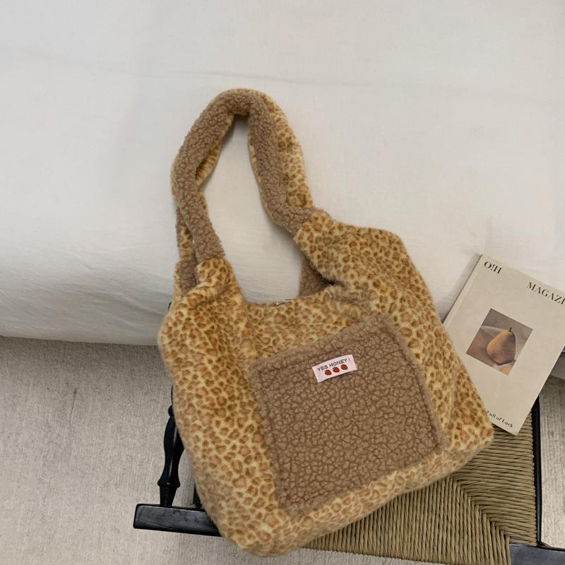 

Fashion and foreign personality casual shoulder bag autumn and winter new large-capacity bag 2025 women s texture tote bag жёлтый