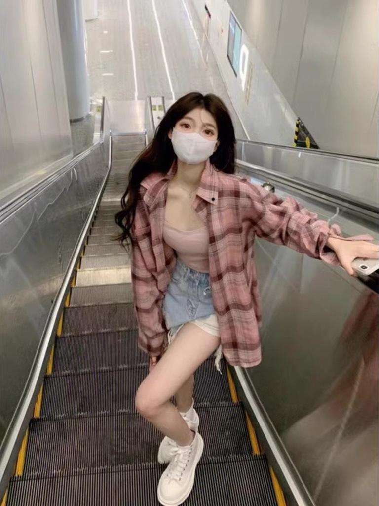 Plaid shirt women's spring and autumn new design sense niche outer wear sunscreen shirt high sense long sleeve top coat