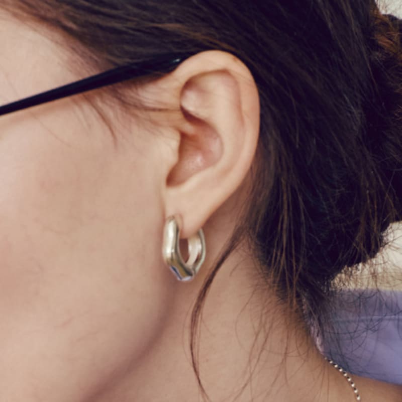 

Kinda PI PI Basic Earrings Bold gold