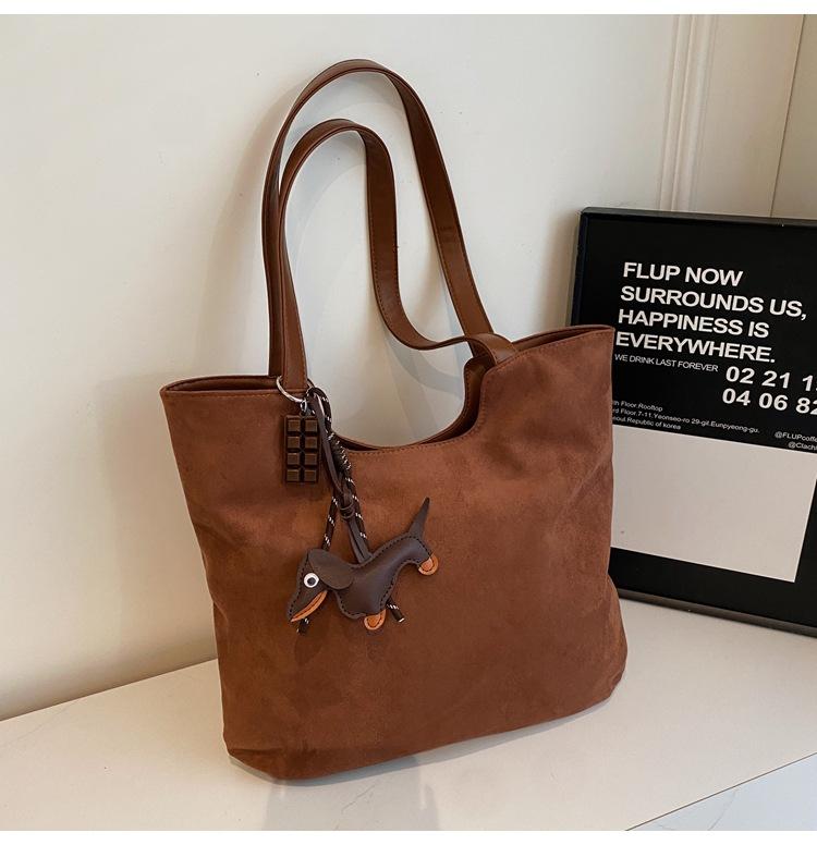 

Vintage matte tote bag 2025 commuter shoulder bag Korean version ins fashion casual large capacity armpit bag