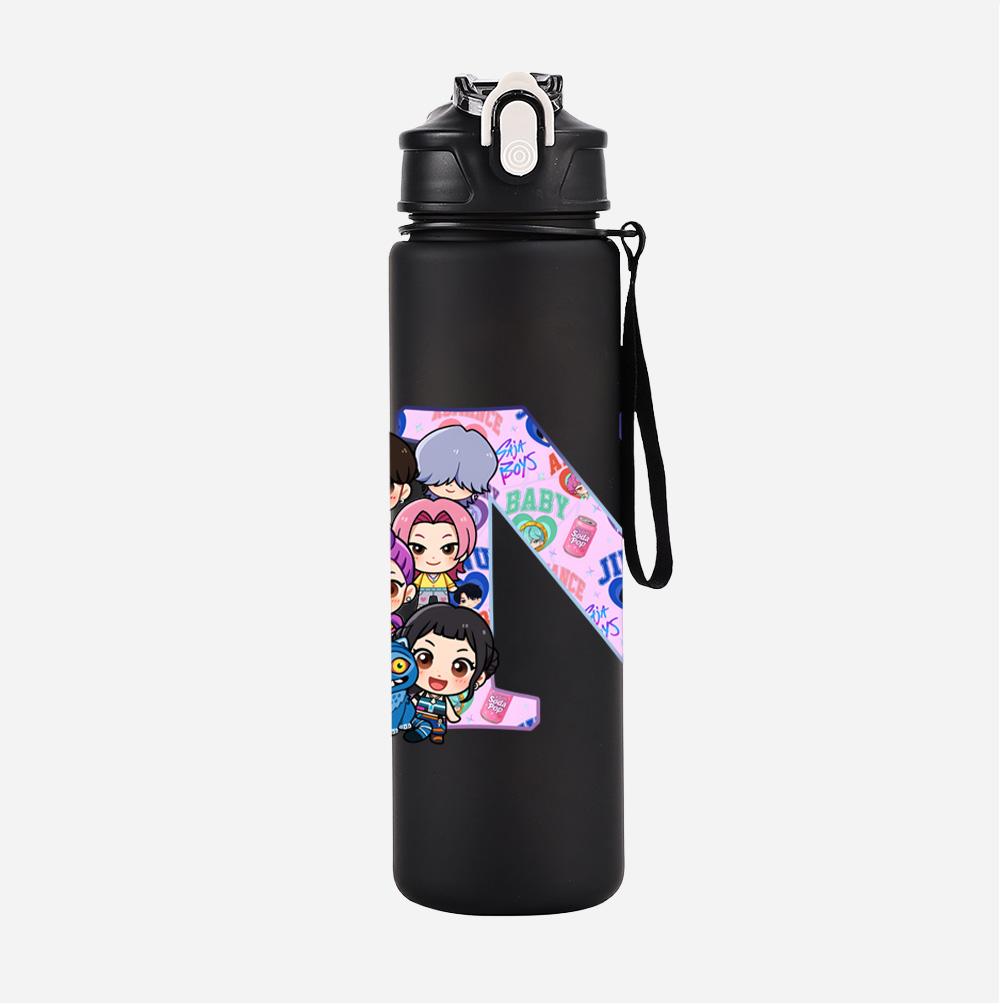 Borraccia da 750 ml 26 Lettere Inglesi K-Pop Demon Hunters Stampato Tazza da Bere di Grande Capacità Portatile per Sport all'Aperto Tazza da Acqua Regalo per Bambini