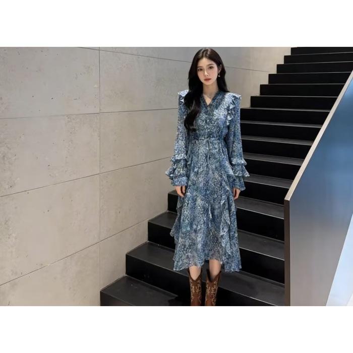 French blue V-neck floral dress women s spring 2026 new fashion temperament small waist dress S