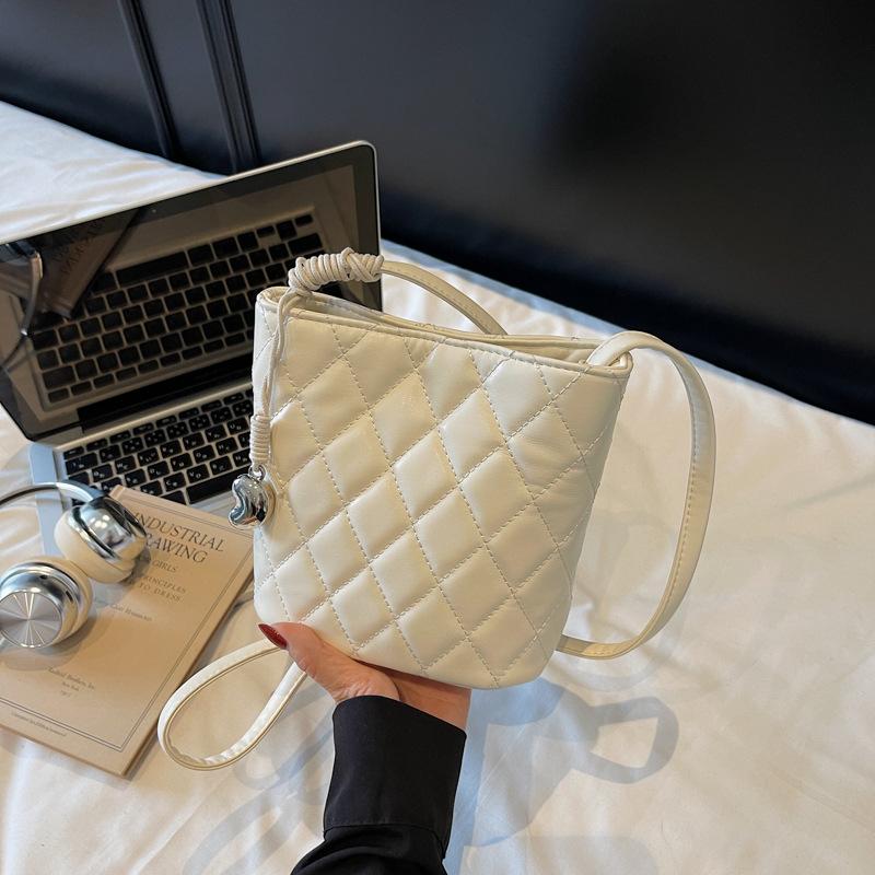 

Summer fashion mobile phone bag crossbody women s bag 2025 new simple bucket bag versatile shoulder bag one piece drop shipping бежевый