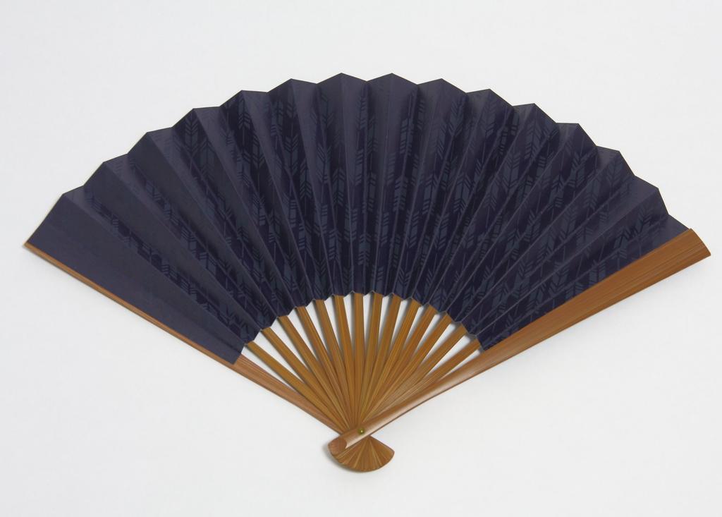 Large Arrow Kyoto Fan with Comes in a Wooden Made in Japan [Hasegawa] Fan, Size, Kasuri, Craftsman, Handmade, Bag, Box,