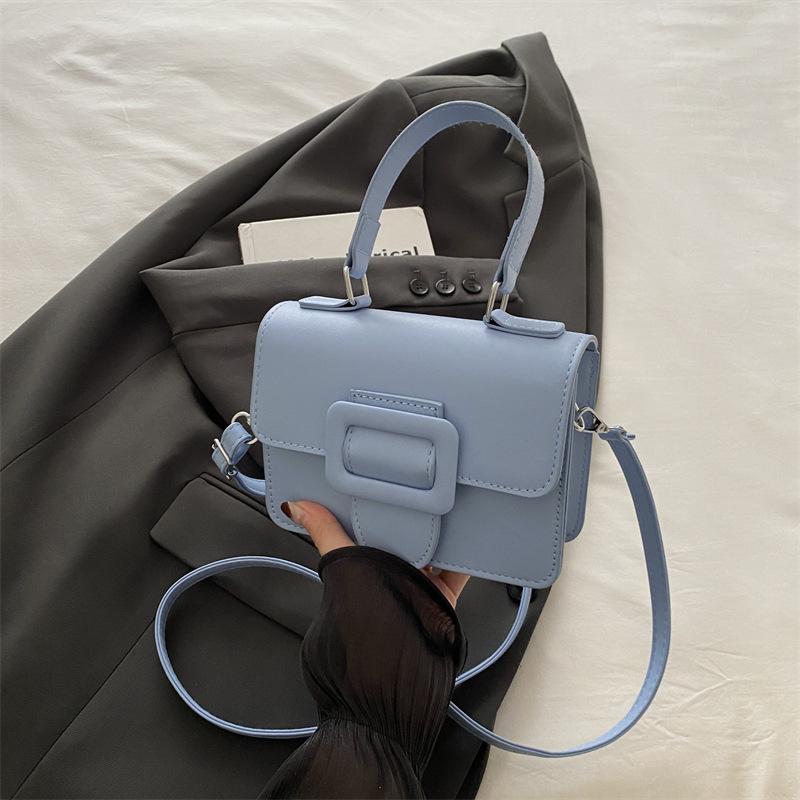 

Трендовая портативная маленькая квадратная сумка женская осенняя новая модная простая сумка через плечо с пряжкой на ремне, модная сумка-мессенджер синий