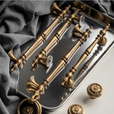 French Retro Brass Handle Wardrobe Door Drawer Cabinet Handles Vintage Furniture Handles and Knobs Bronze Kitchen Cabinet Knob