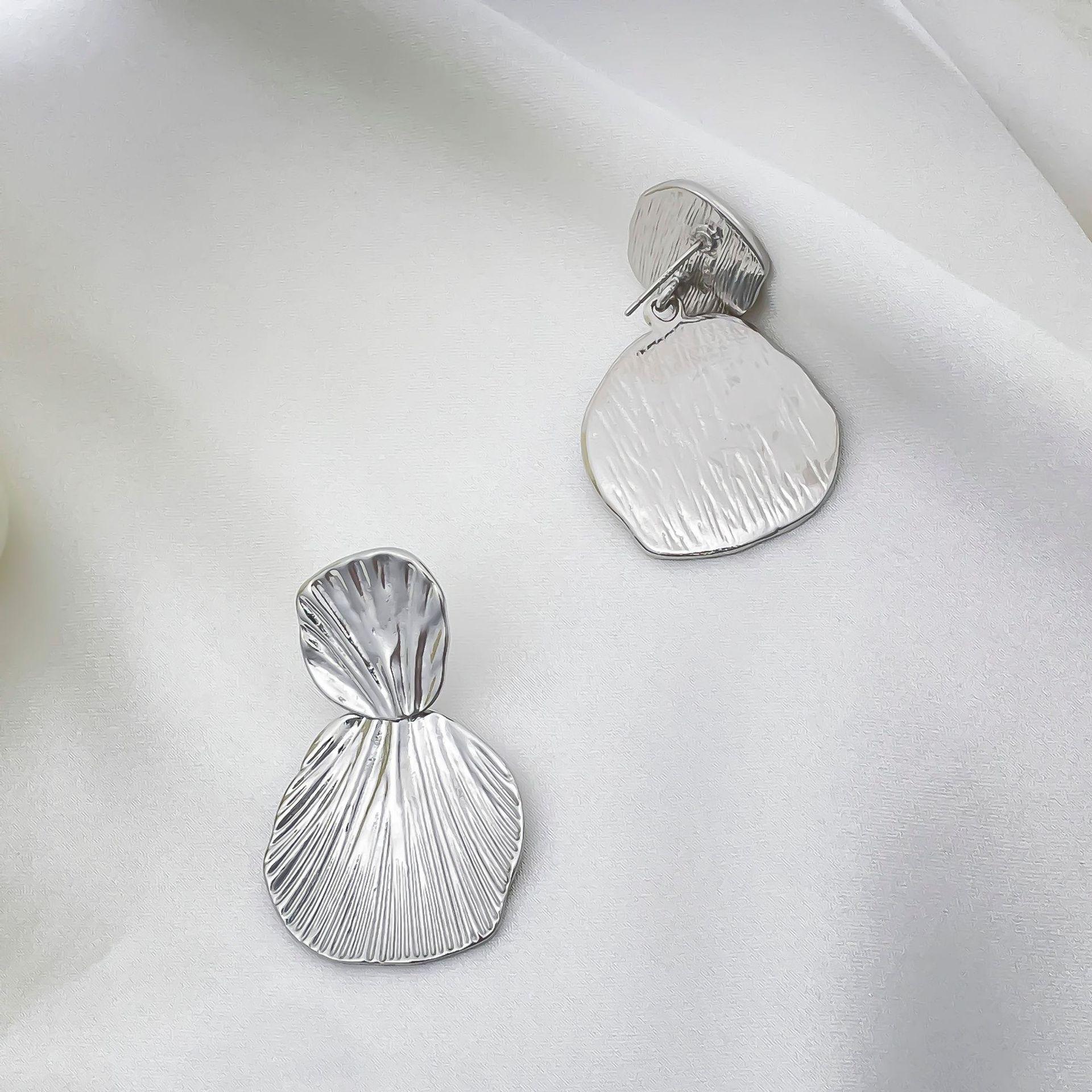 

Легкие роскошные серьги с медным покрытием из 18-каратного золота, текстура, серьги-иглы из серебра 925 пробы, нишевый дизайн, усовершенствованная текстура серебряный