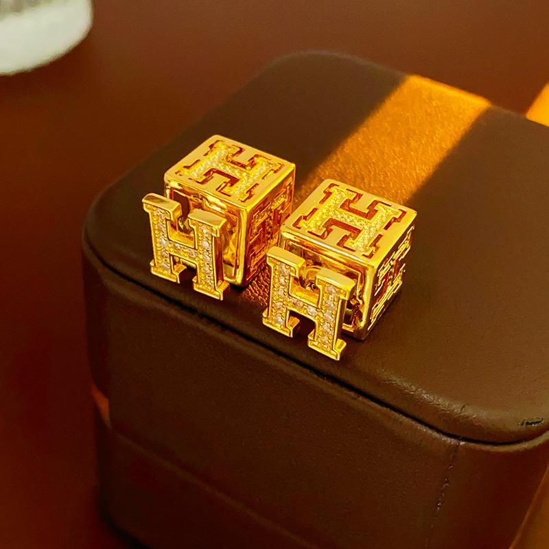 Silver Needle Multi-layer Letter Twill Zircon Pearl Earrings Medieval Vintage Light Luxury Stud Earrings Versatile Earrings