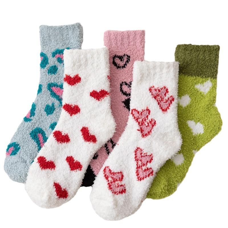 5/10 Pairs Comfortable Casual Autumn Winter Coral Fleece Socks for Women Warm Heart Shaped Floor Socks Cute Thickened Mid Calf Socks for Girls