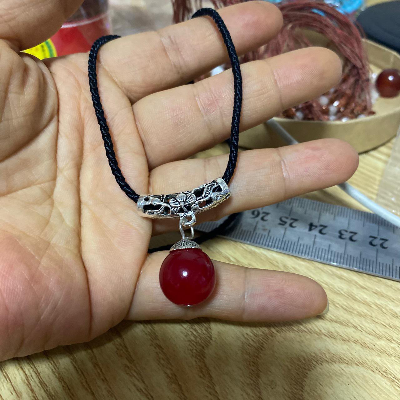 

Trendy Red Agate Glass Bead Woven Necklace for Women красный