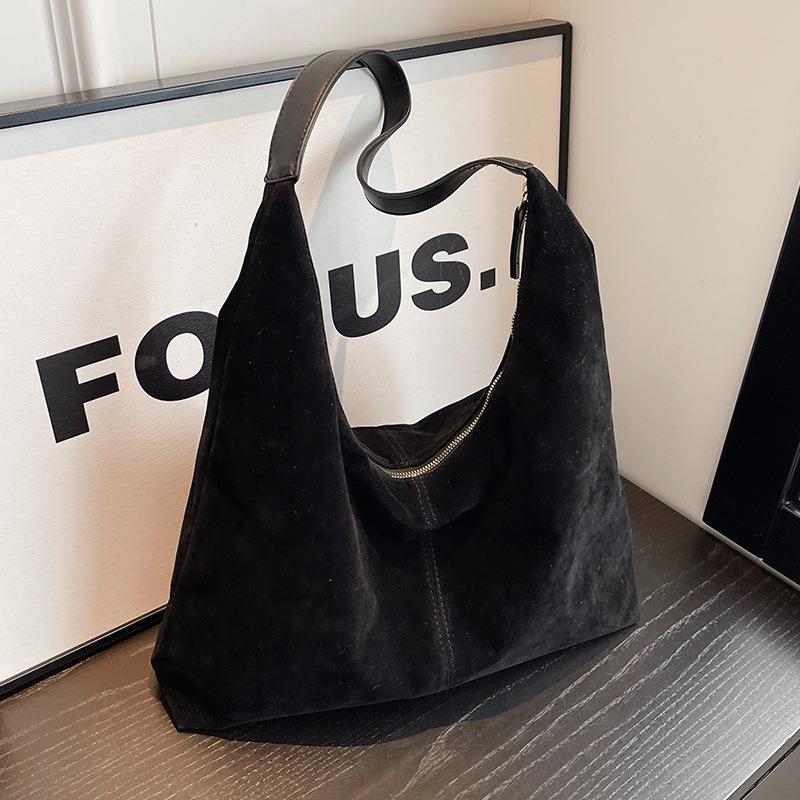 New tote bag women's autumn versatile commuting retro fur shoulder bag large-capacity textured women's bag