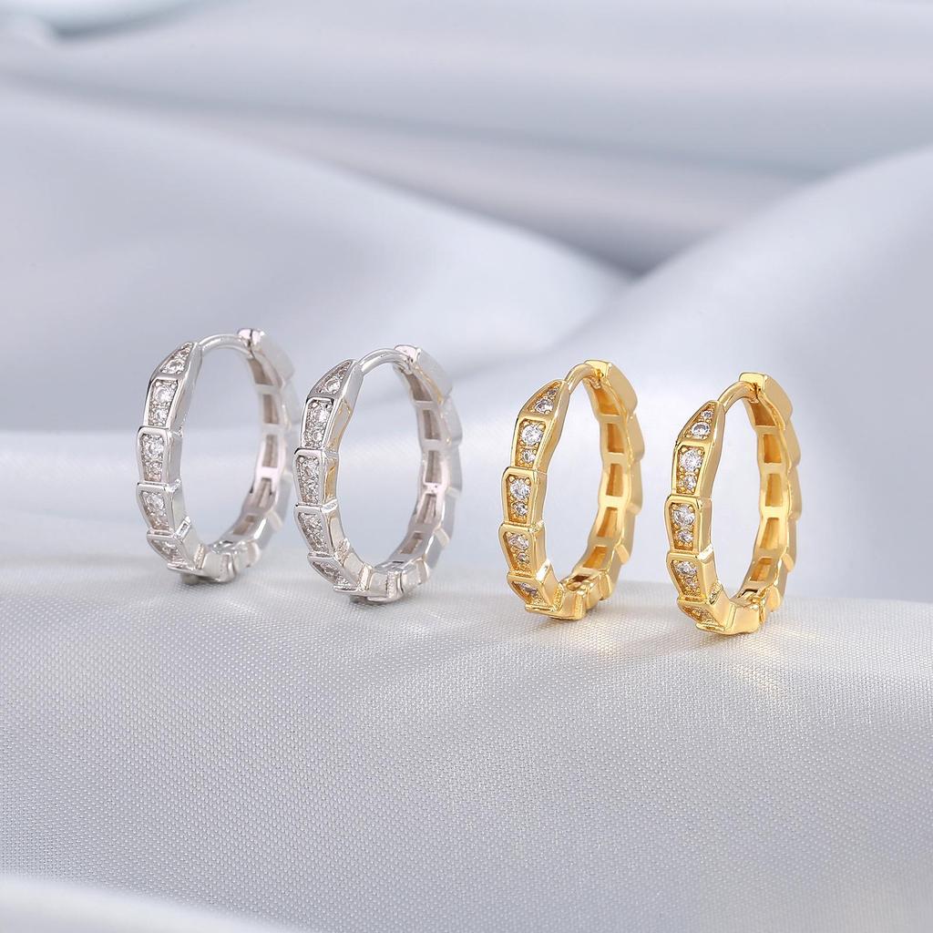 Gold-Plated Bamboo Zircon Ear Cuffs: Elegant and Versatile Earrings for a Luxurious Commute Style