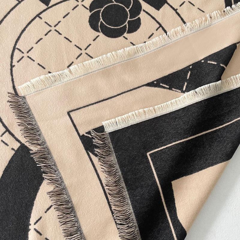 Fashion New Rhombus Grid Jacquard Square Scarf Women's Light Luxury High-end Imitation Cashmere Shawl Autumn and Winter Versatile Warm Scarf