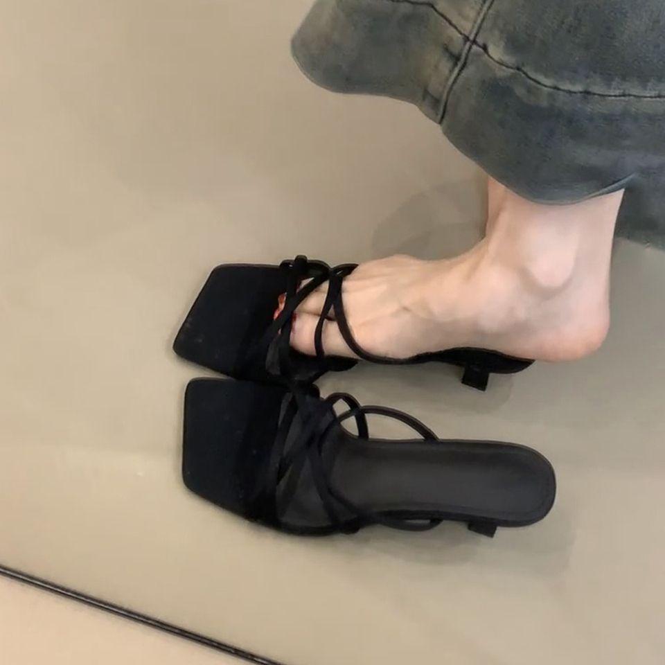 

French word with open-toed square head superb foreign style kitten and cool slippers women wear beautiful temperament high-heeled sandals 37 чорний