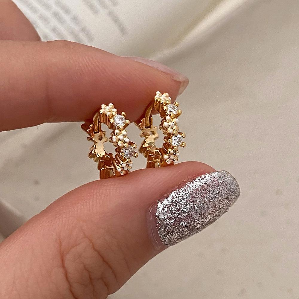 Korean Style Zircon Flower Stud Earrings - Women's Versatile Light Luxury Jewelry