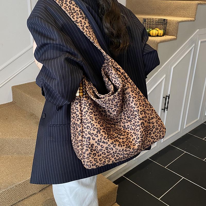 Leopard Print Suede Women's Bag - Autumn/Winter Large Capacity Retro Shoulder Bag, Trendy & Popular for Commuting.