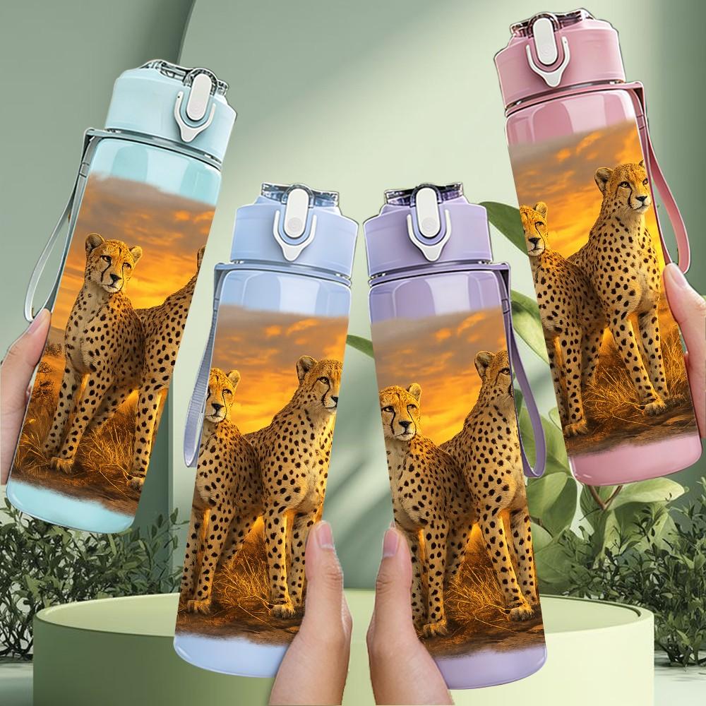 1PC Savanna Cheetah Portrait 750ml Color Plastic Sports Water Bottle Leakproof Flip Straw Lid Suitable for Sports Office Home Use