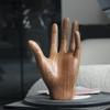 Kreative Imitation Holz Handfläche Skulptur Schreibtisch Dekoration Handwerk Charakter Handfläche Statue Harz Ornamente Raum Ästhetik Dekor