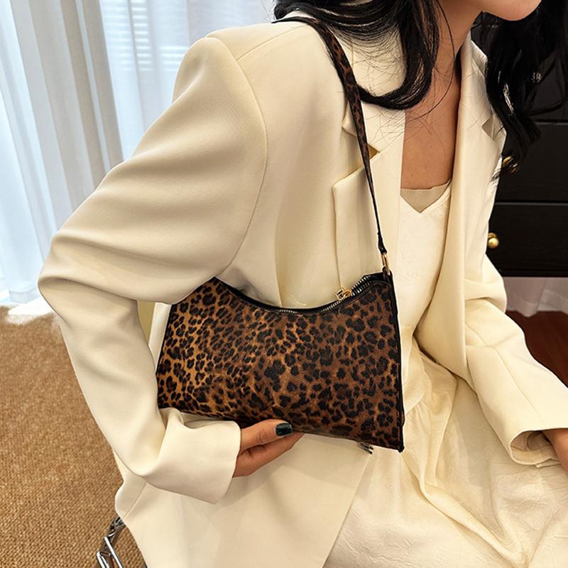 Women's Underarm Bags Autumn and Wibnter Trendy Shoulder Bag Cute Simple Handbags and Purses Female Travel Small Totes