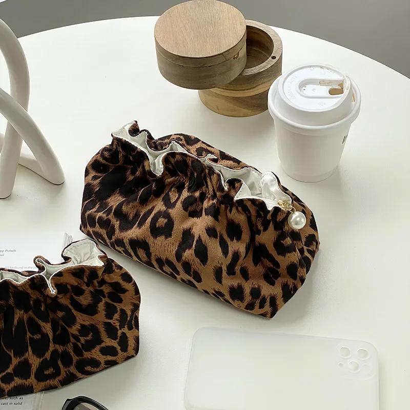 Large Capacity Cosmetic Bag Stylish Multifunctional Portable Cosmetic Bag Storage Bag Leopard Print Storage Make Up Organizer