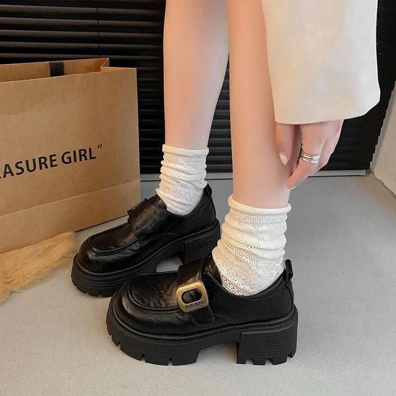 туфли на толстой подошве и толстом каблуке на липучке женская весенняя новая мода 2025 универсальный стиль маленькие кожаные туфли увеличивающие рост 35 чёрный 1884₽