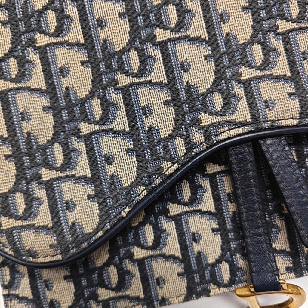 [Pre-Owned] Saddle Classic Monogram Removable Metal Chain Oblique Embroidery Fabric Saddle Bag - Very Good #IK1O9N