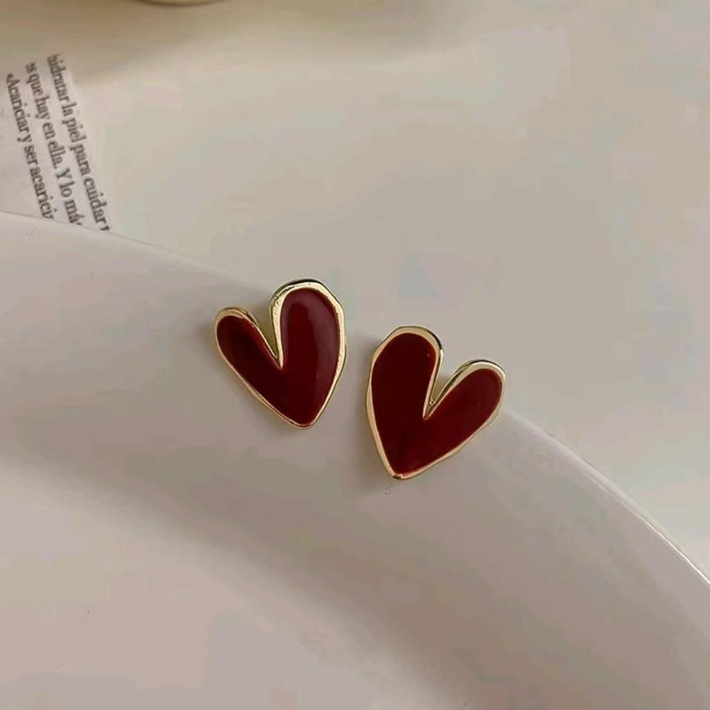 Minimalist French Drop Earrings: Retro, Sweet, Versatile Design with Light Luxury and Unique Personality