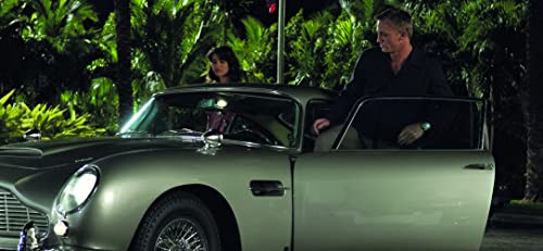 BEING BOND Daniel Craig/James Bond Official Book