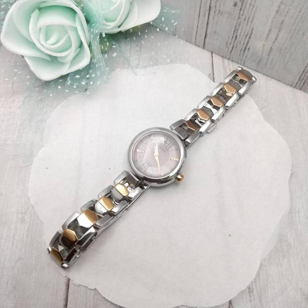 [USED] Working Seiko Solar-powered Women's Wristwatch with Studded Dial