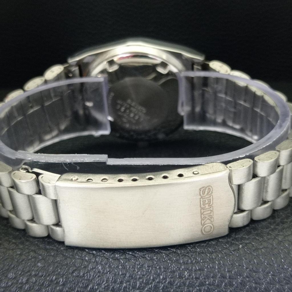 VINTAGE SEIKO 5 AUTOMATIC JAPAN BOY ORIGINAL DIAL WATCH a704281-1 R213i-a704281