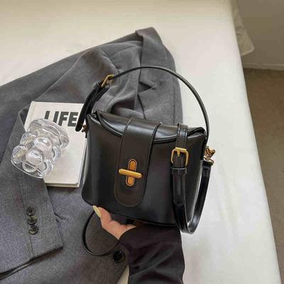 Borse a tracolla da donna in pelle PU Autunno Inverno Testurizzate Monocolore con Patta Piccole Borse a mano Borsa a spalla alla moda da donna