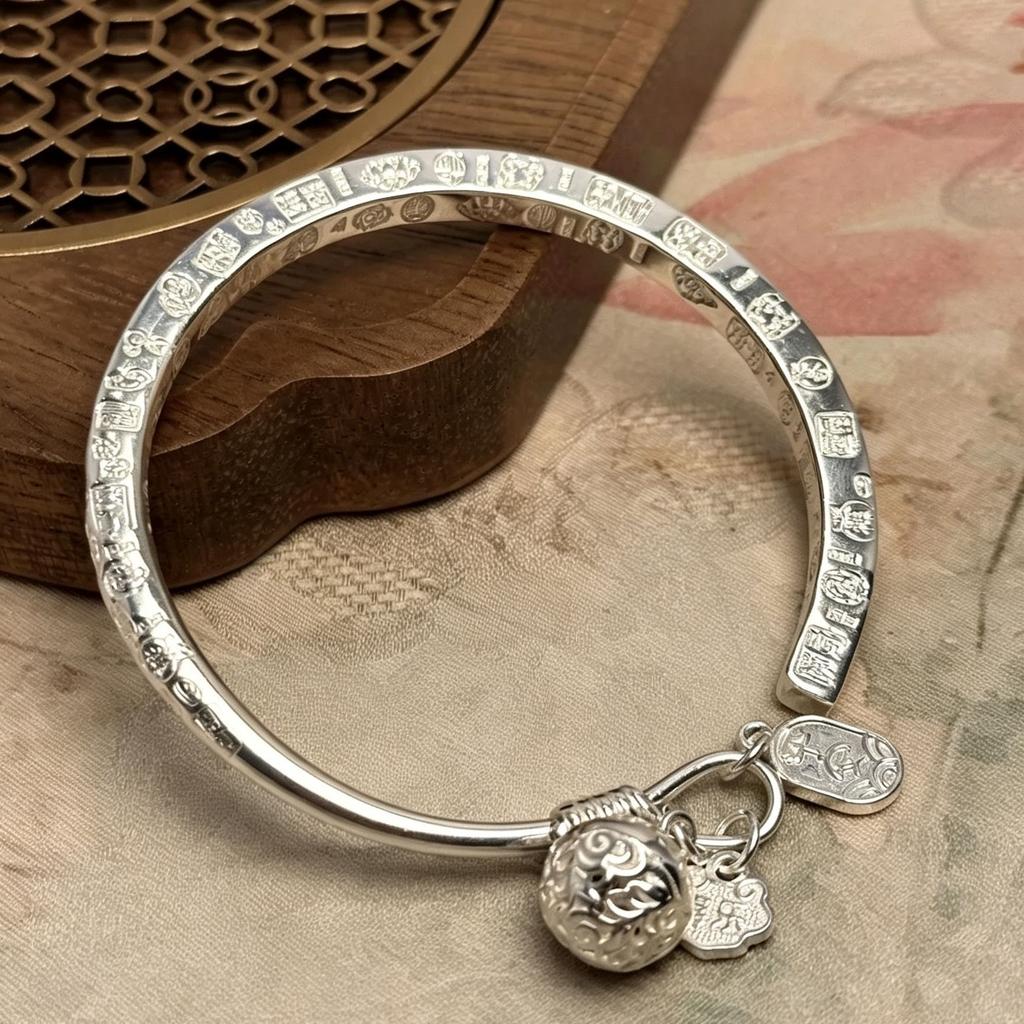 New Chinese-style palace bell auspicious bracelet niche design fashionable and simple opening solid bracelet birthday gift for girlfriend
