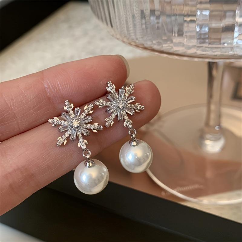 Zircon Snowflake Pearl Earrings: Elegant, Delicate Design with a Luxurious Touch